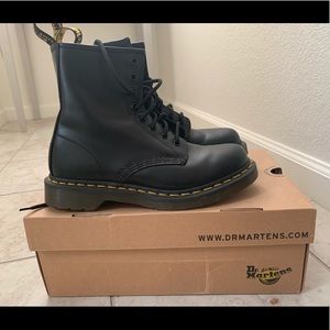Dr. Martens - Airwair black combat boots